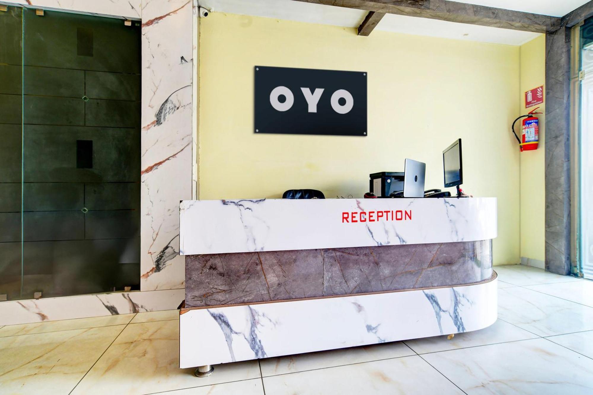Hotel O Svl Inn Indaur Exteriér fotografie