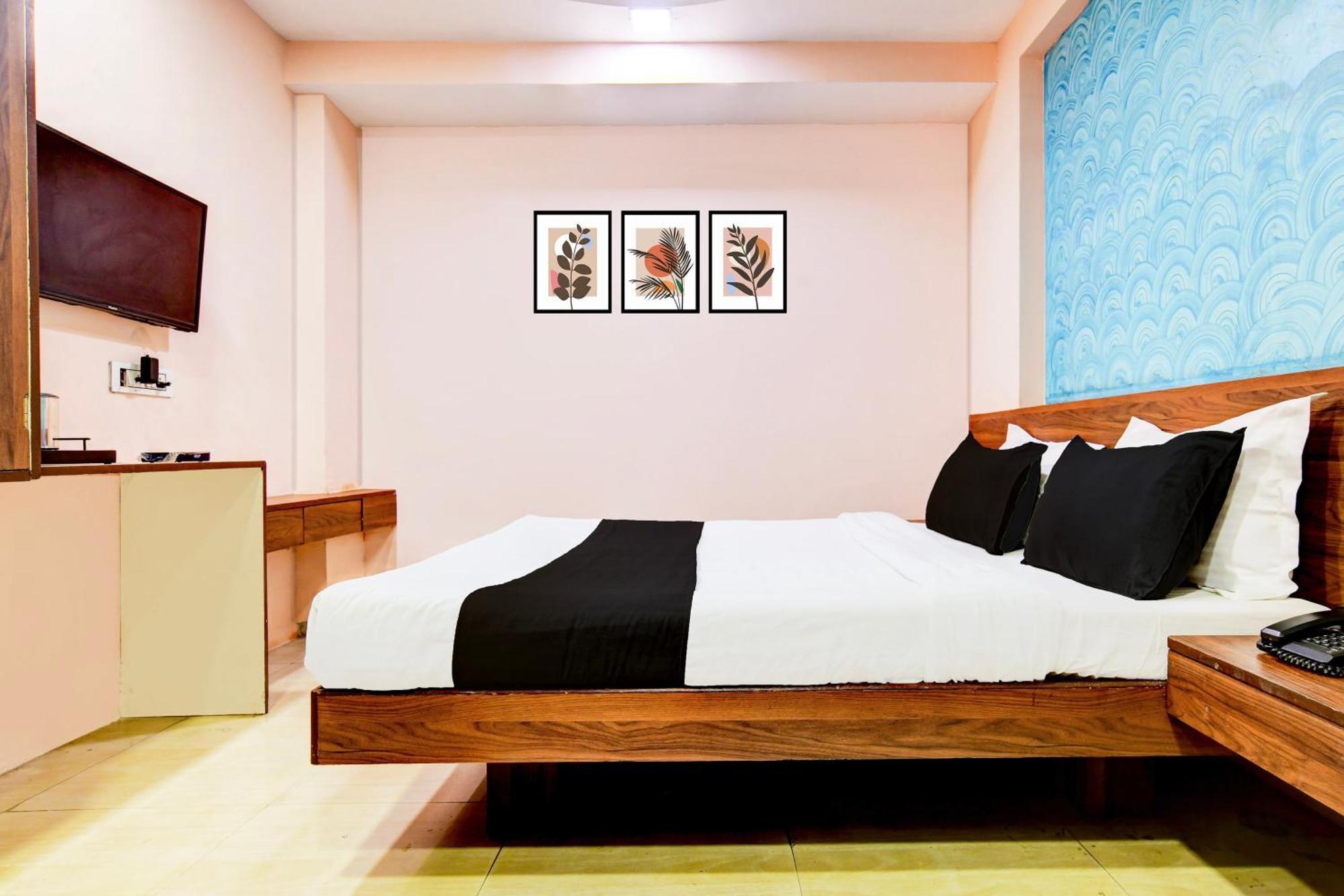 Hotel O Svl Inn Indaur Exteriér fotografie