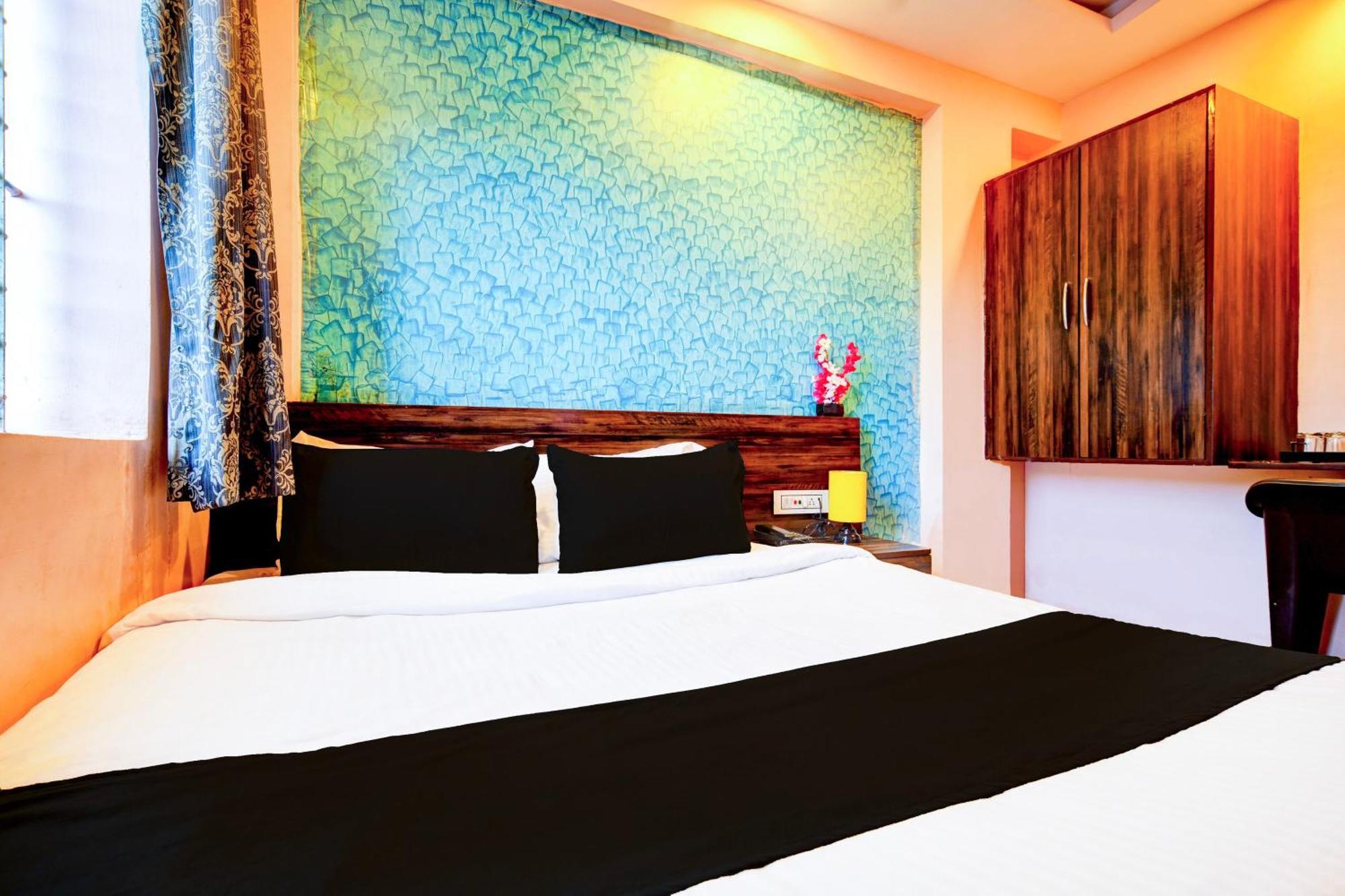 Hotel O Svl Inn Indaur Exteriér fotografie